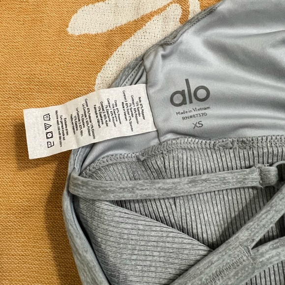 Alo Yoga alosoft Lavish bra XS Dove Grey - Picture 7 of 7